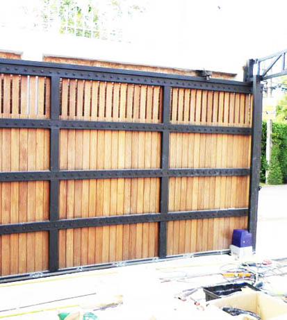 บริษัท แด็ด ออโต้ดอร์ จำกัด 